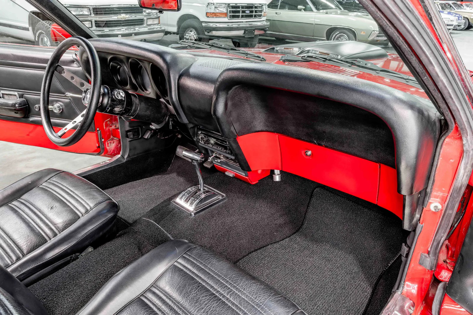 1970-Ford-Mustang-Red-0F02F106855-49.jpg