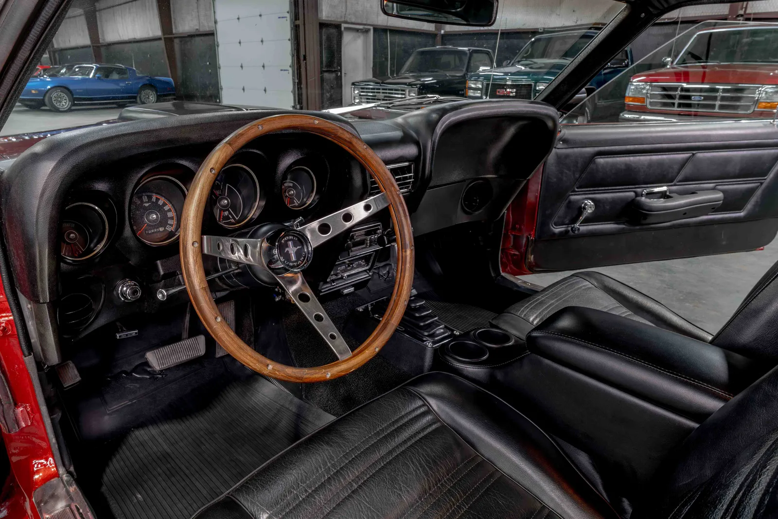 1970-Ford-Mustang-Maroon-0R01F136161-46.jpg