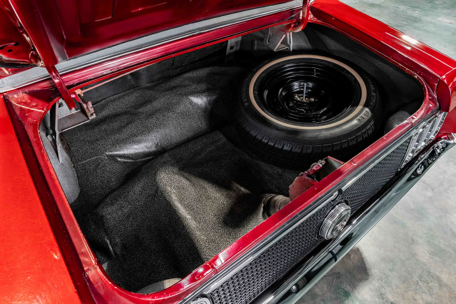 1970-Ford-Mustang-Maroon-0R01F136161-51.jpg