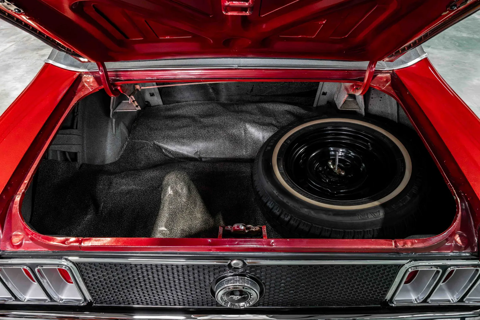 1970-Ford-Mustang-Maroon-0R01F136161-52.jpg