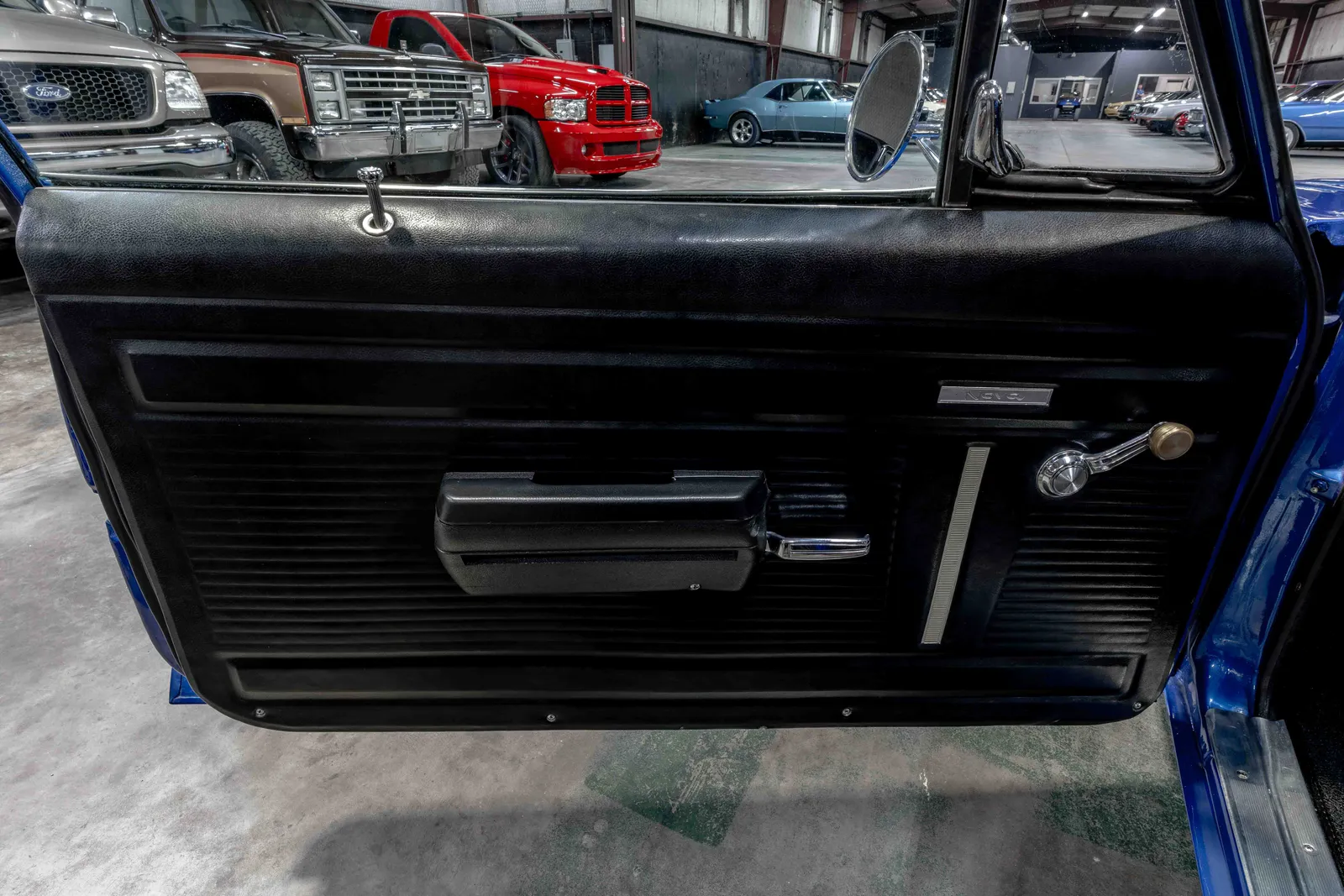 1970-Chevrolet-Nova-Blue-114270W212917-44.jpg