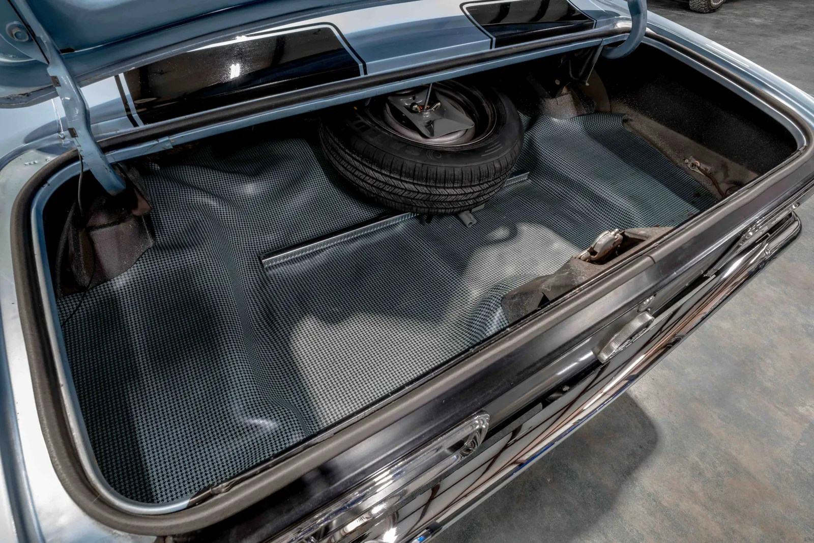 1968-Chevrolet-Camaro-RS-Blue-124378L322406-51.jpg