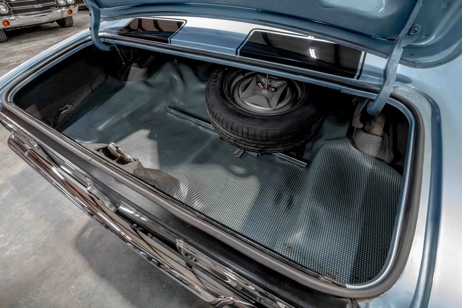 1968-Chevrolet-Camaro-RS-Blue-124378L322406-53.jpg