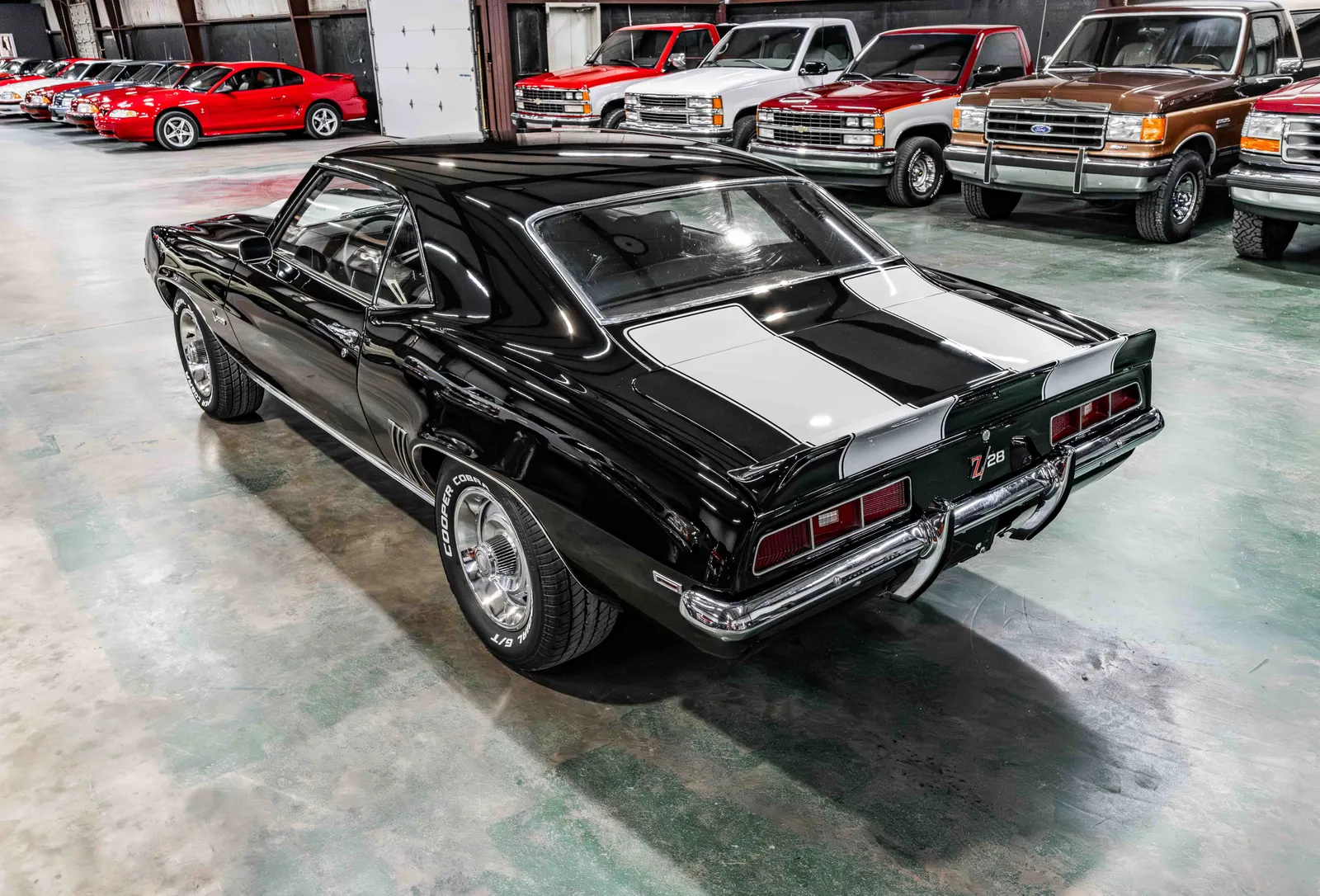 1969-Chevrolet-Camaro-Black-558366-35.jpg