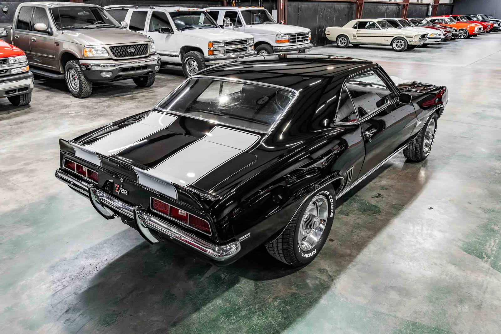 1969-Chevrolet-Camaro-Black-558366-37.jpg