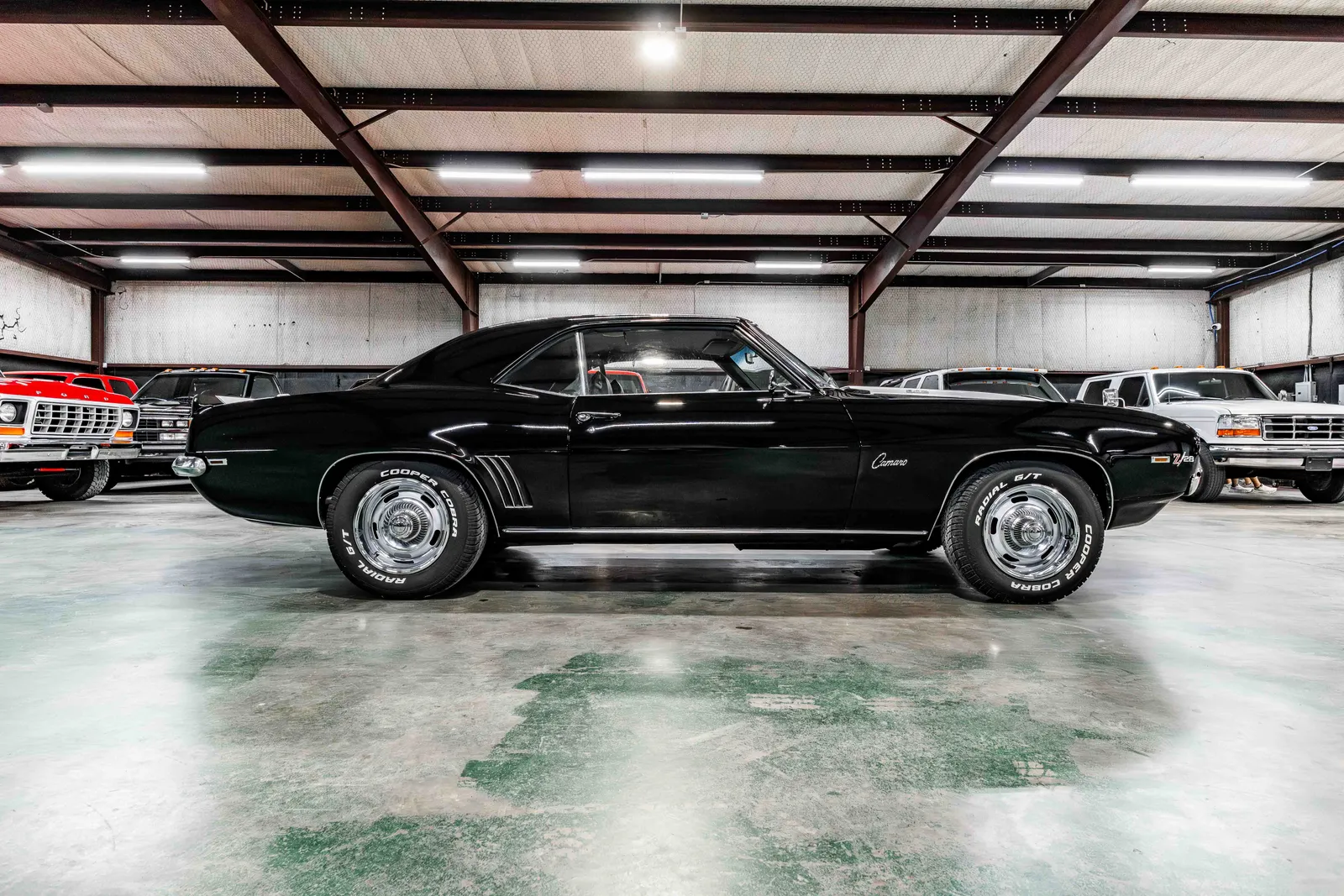 1969-Chevrolet-Camaro-Black-558366-38.jpg