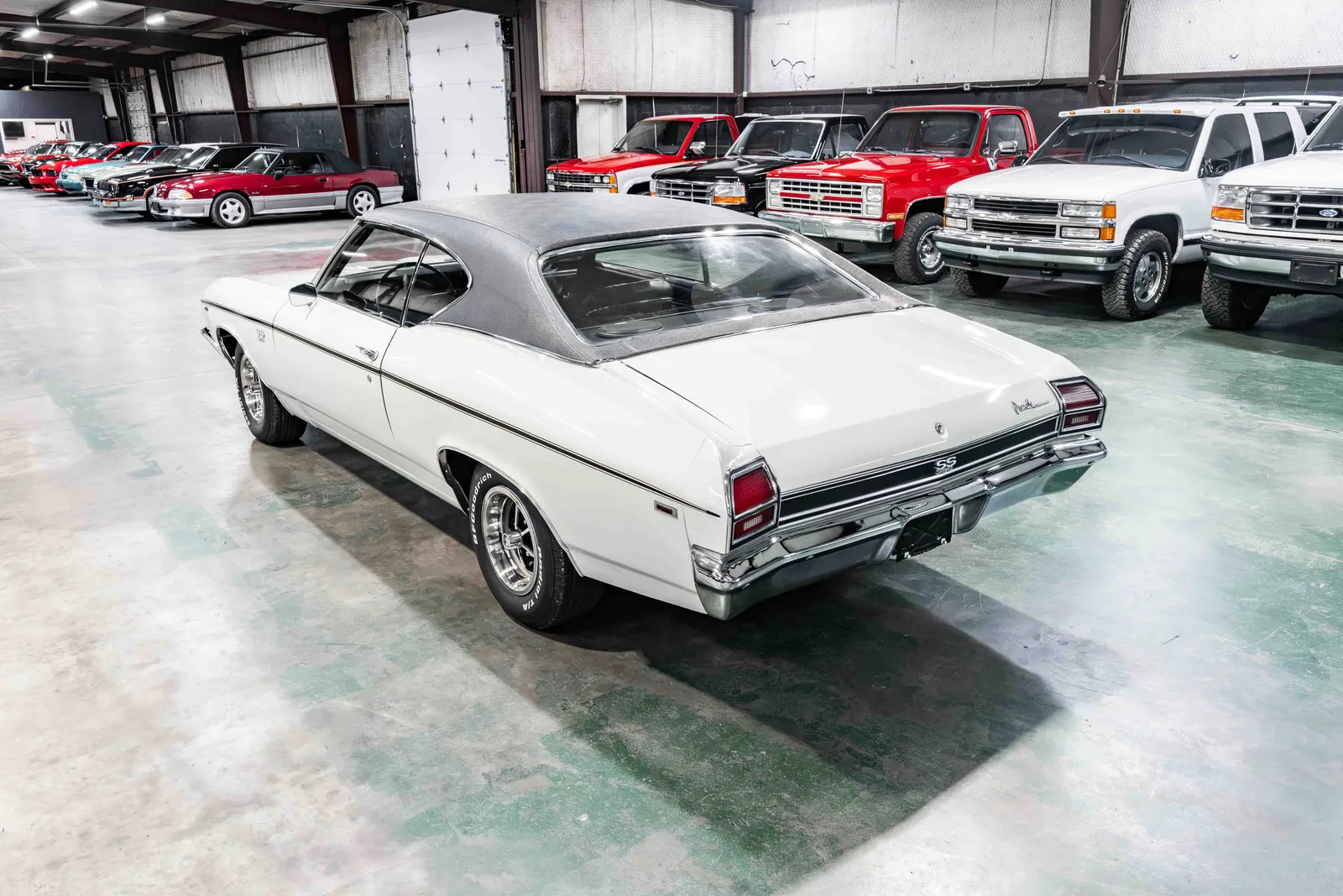 1969-Chevrolet-Chevelle-White-136379A313819-35.jpg