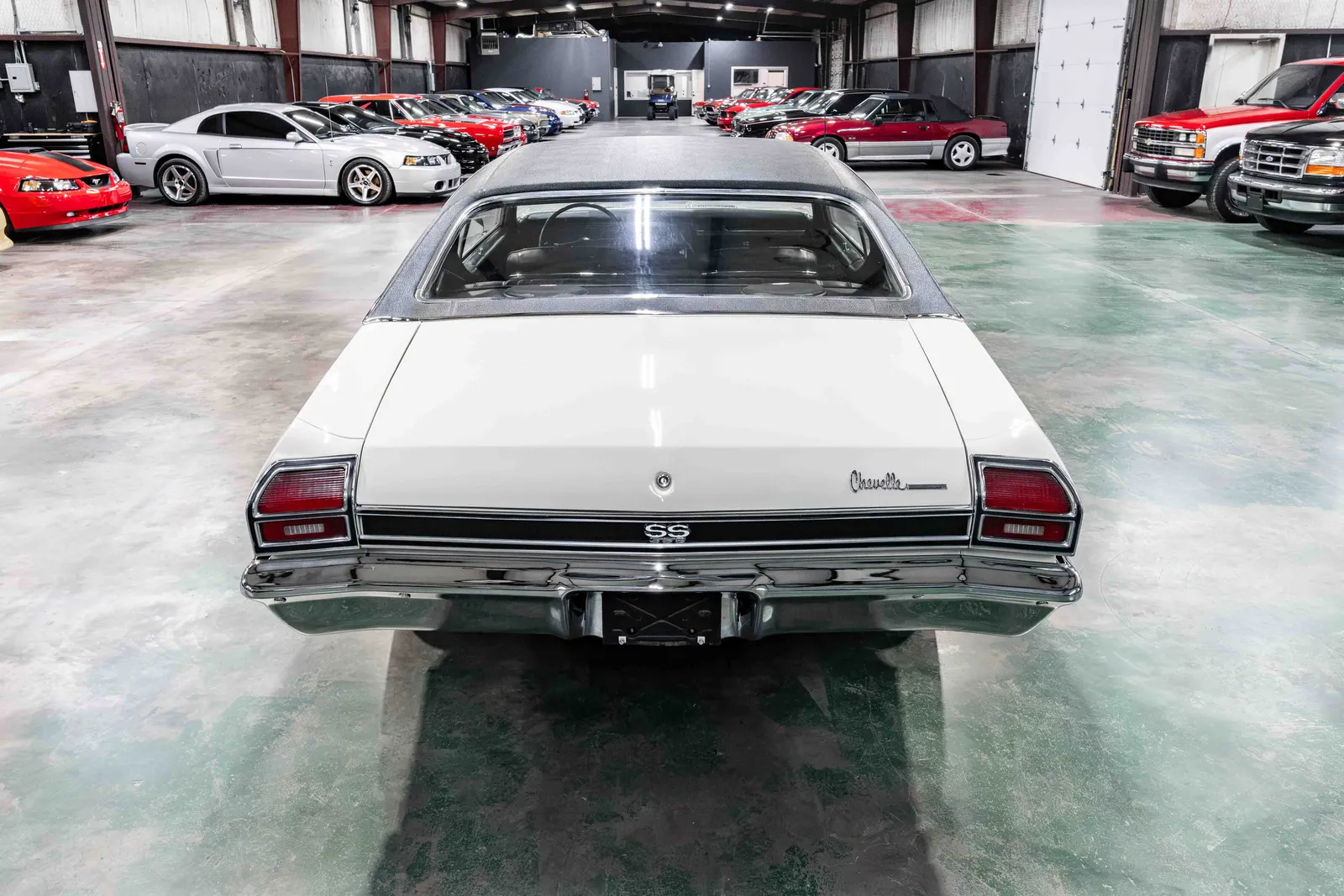 1969-Chevrolet-Chevelle-White-136379A313819-36.jpg