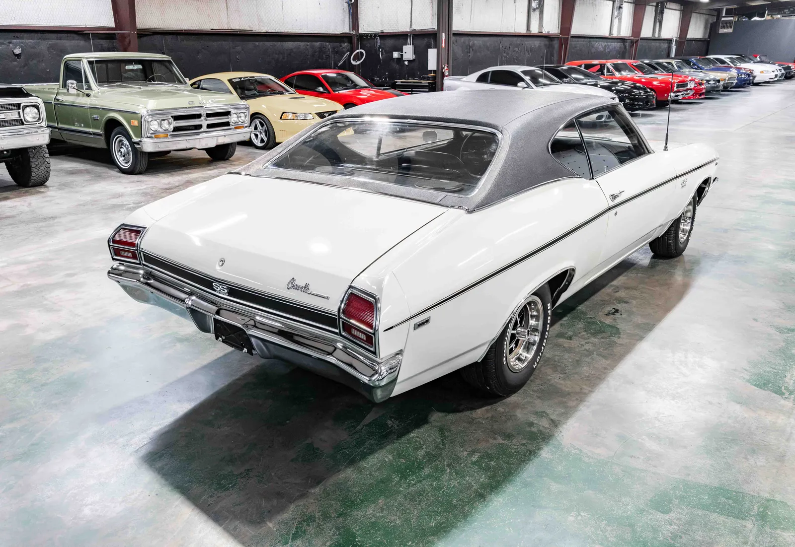 1969-Chevrolet-Chevelle-White-136379A313819-37.jpg
