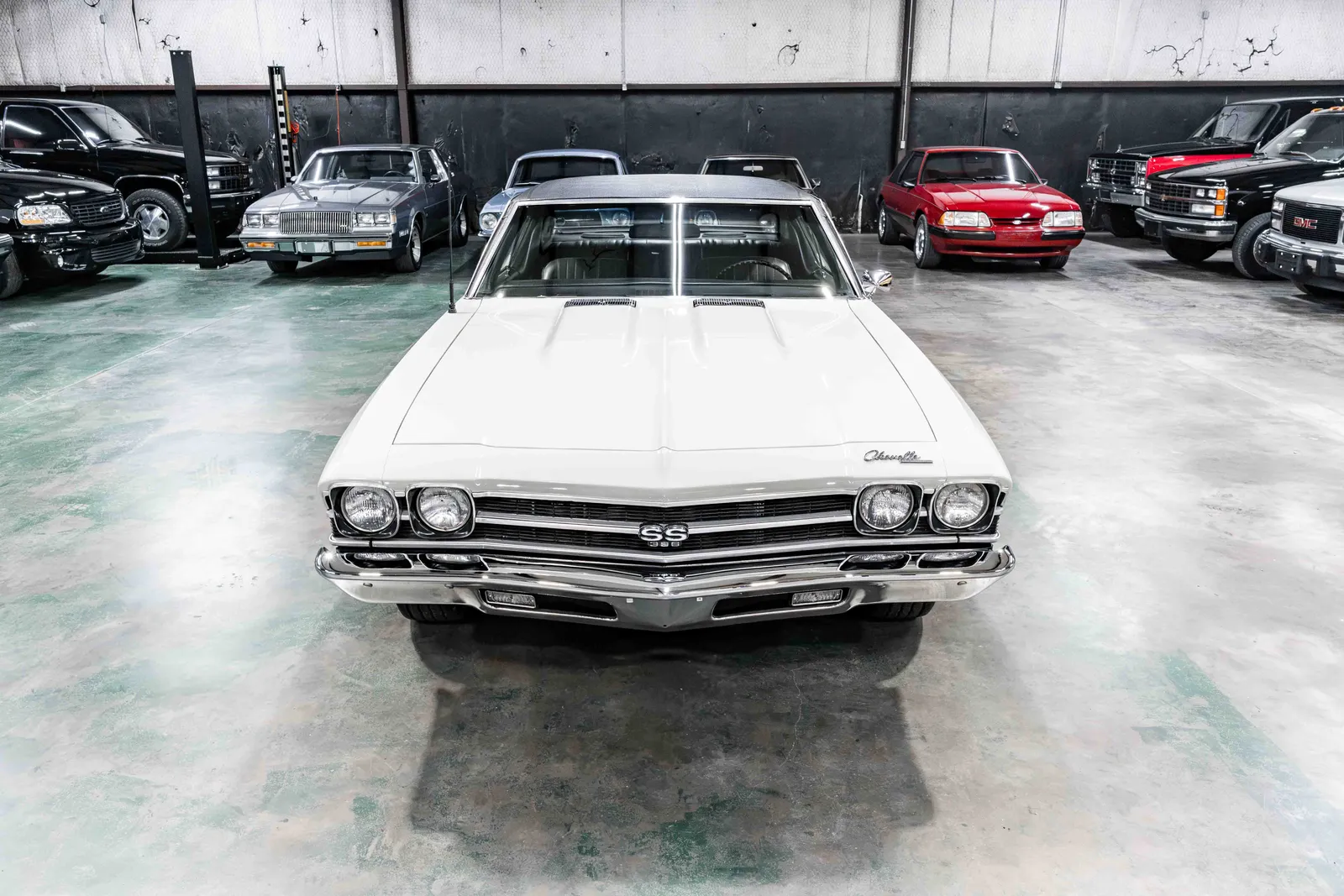1969-Chevrolet-Chevelle-White-136379A313819-40.jpg