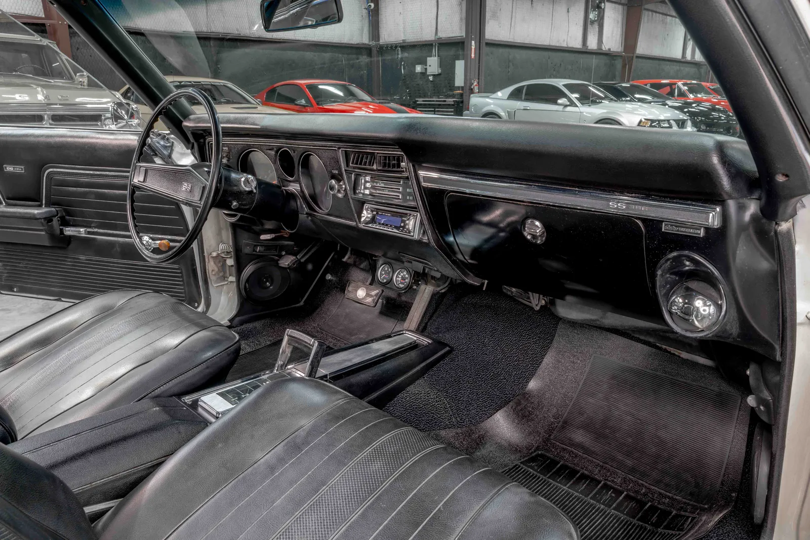 1969-Chevrolet-Chevelle-White-136379A313819-51.jpg
