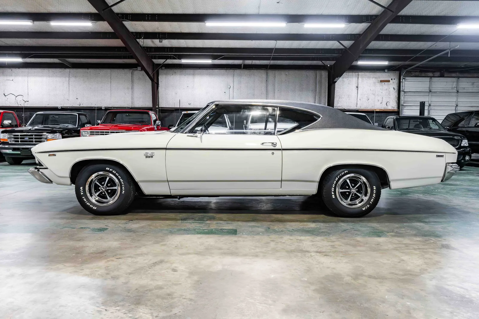 1969-Chevrolet-Chevelle-White-136379A313819A-34.jpg