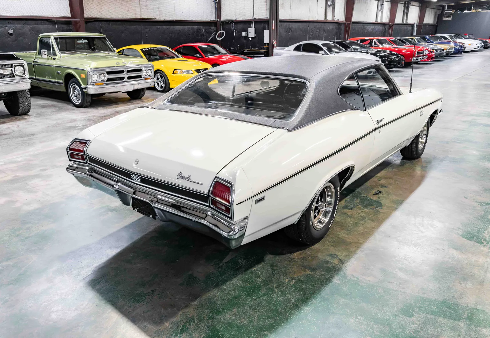 1969-Chevrolet-Chevelle-White-136379A313819A-37.jpg