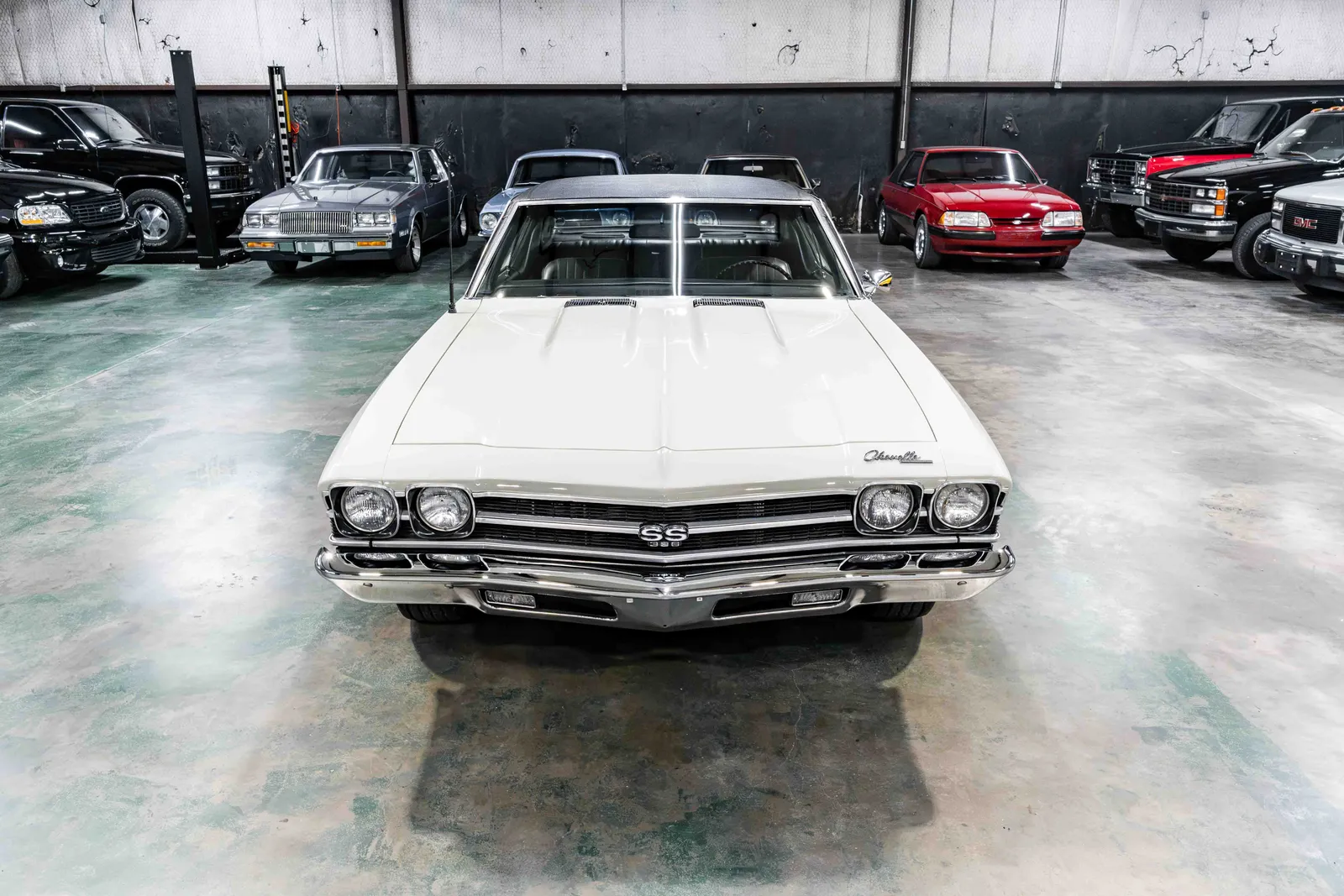 1969-Chevrolet-Chevelle-White-136379A313819A-40.jpg
