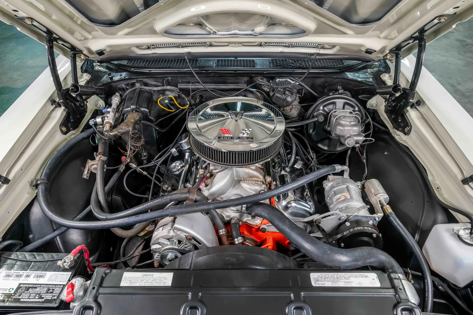 1969-Chevrolet-Chevelle-White-136379A313819A-42.jpg