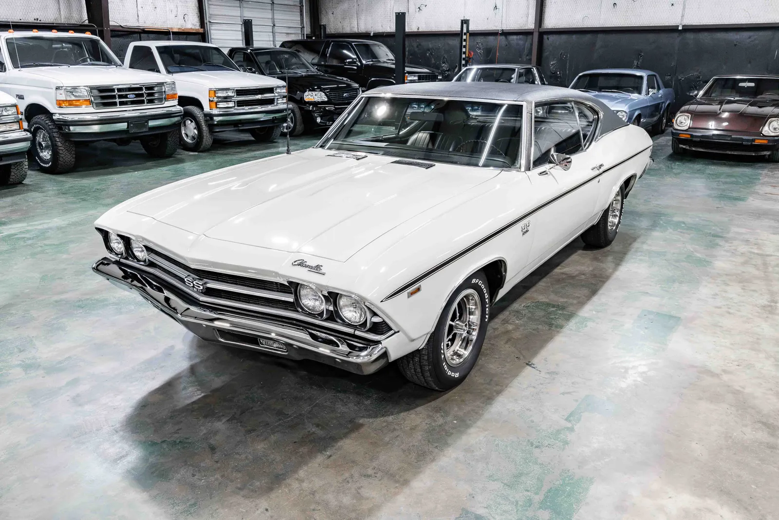 1969-Chevrolet-Chevelle-White-136379A313819-33.jpg