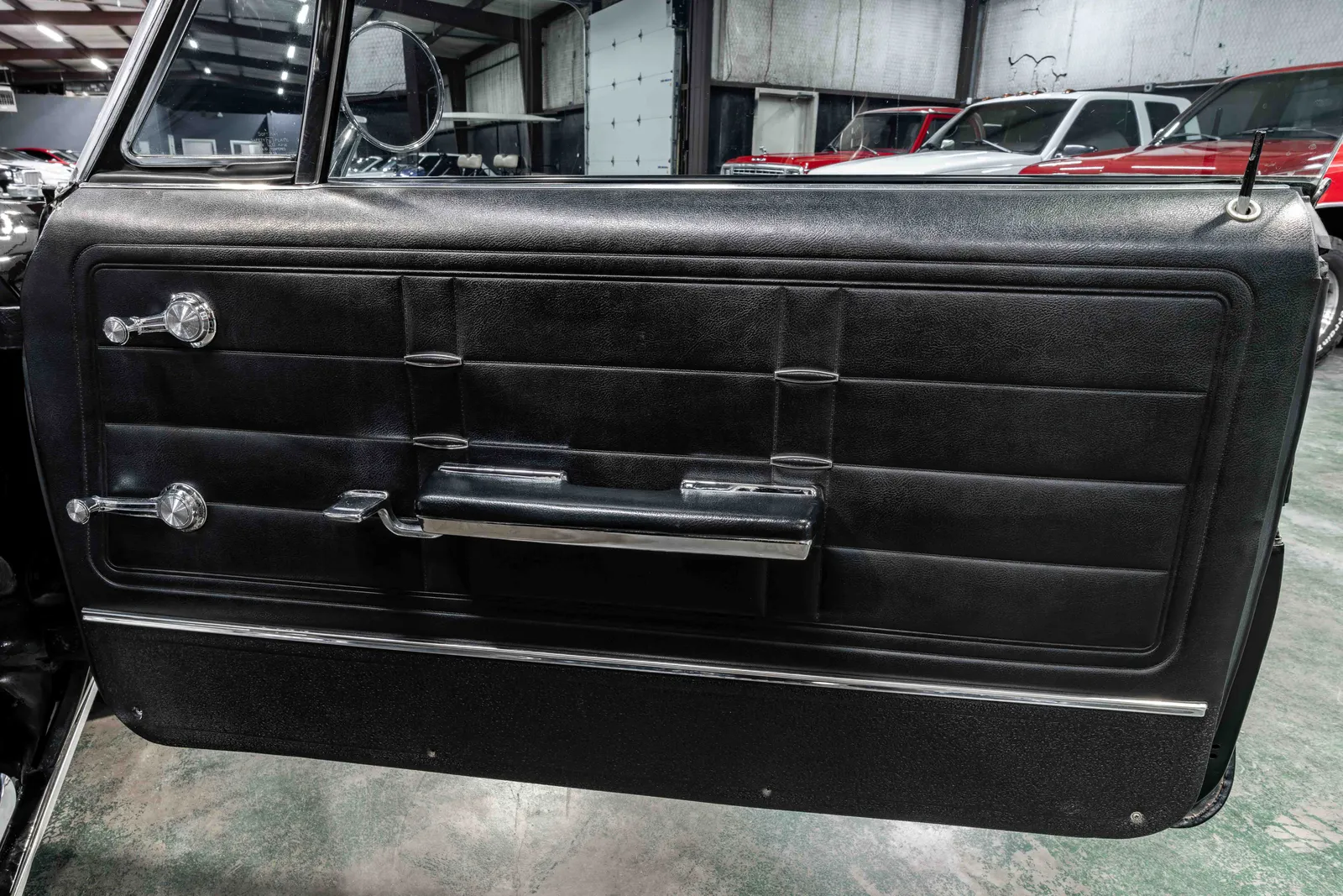 14_1966-Chevrolet-Impala-Black-173798--44.jpg