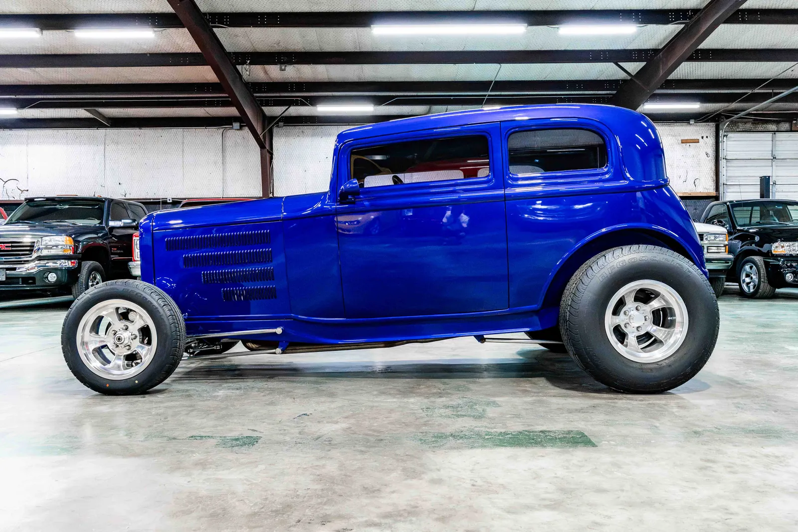 1932-Ford-Vicki-Blue-1845456-34.jpg