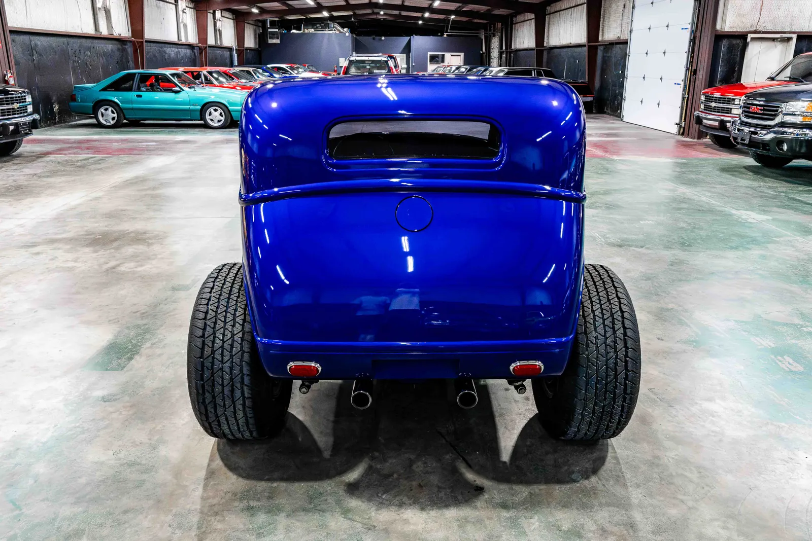 1932-Ford-Vicki-Blue-1845456-36.jpg