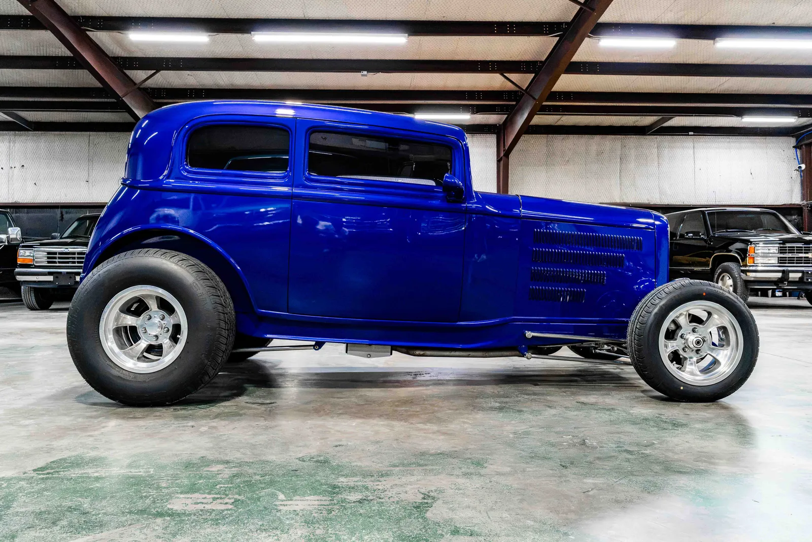 1932-Ford-Vicki-Blue-1845456-38.jpg