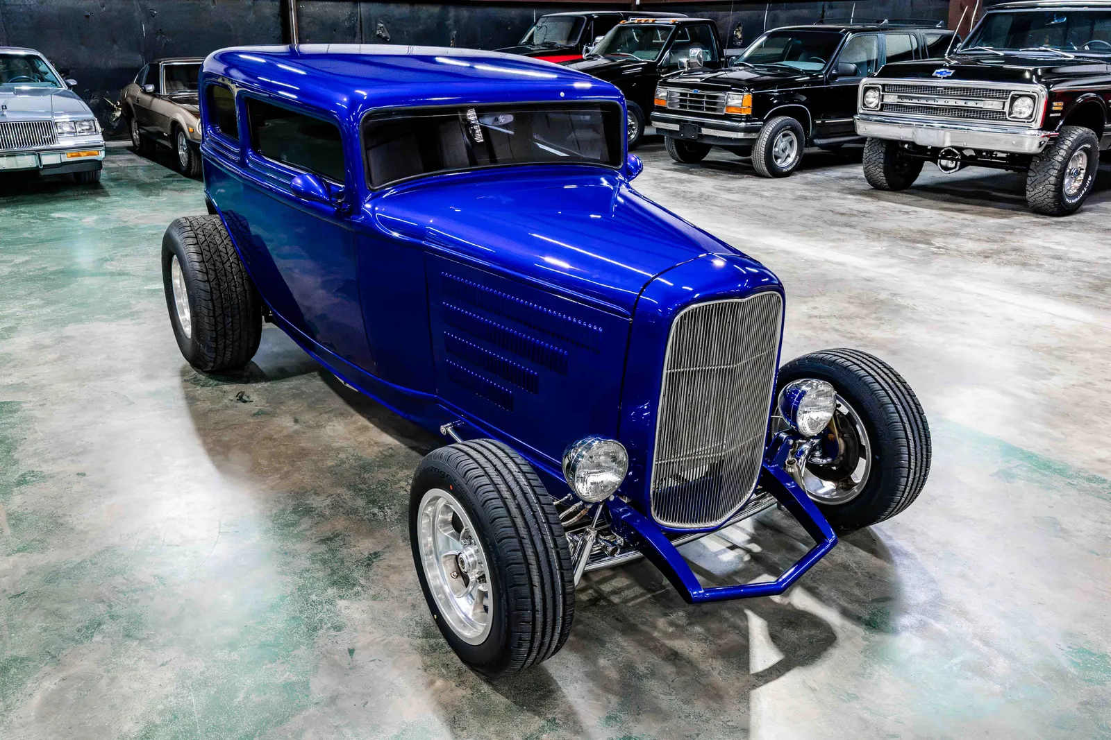 1932-Ford-Vicki-Blue-1845456-39.jpg