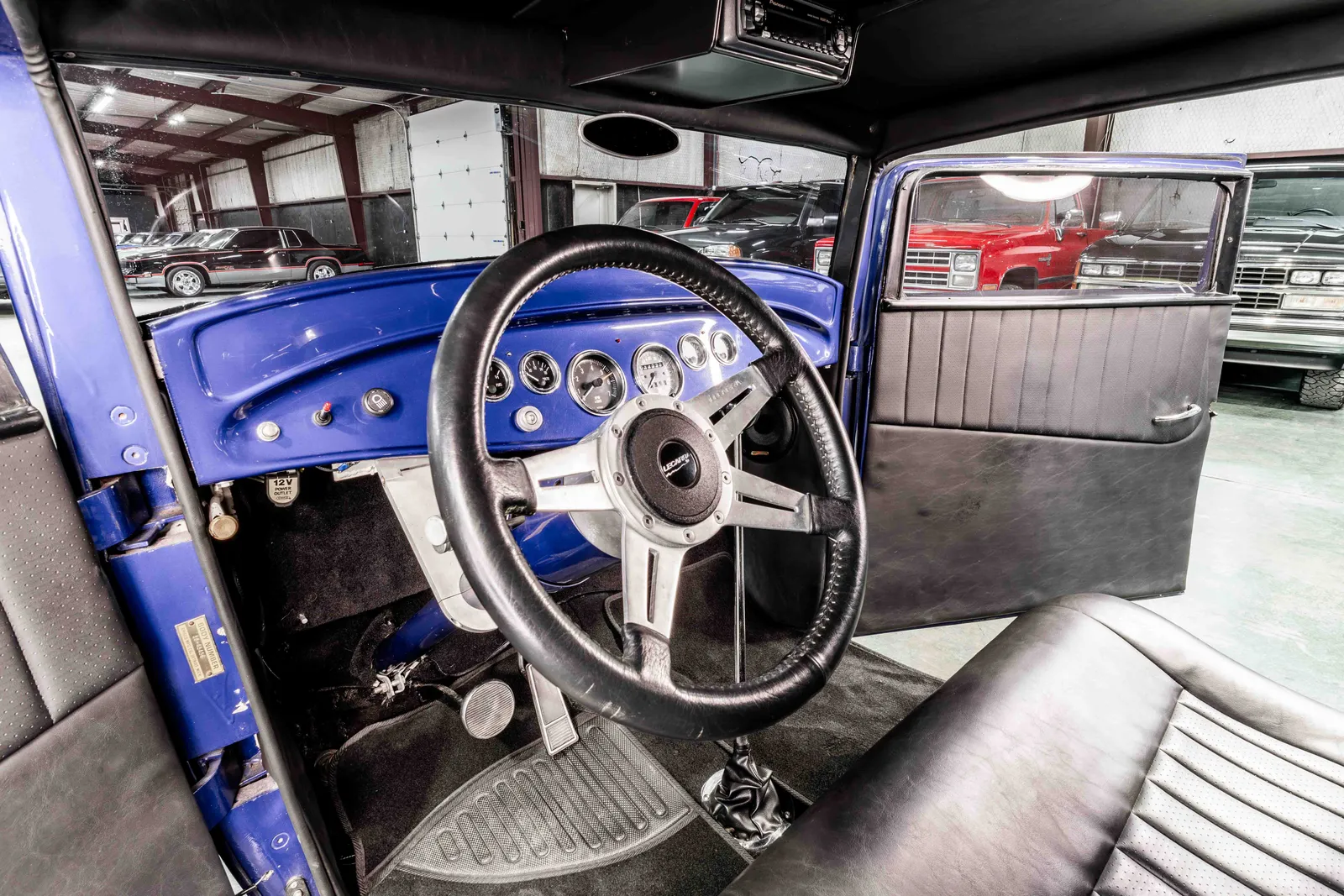 1932-Ford-Vicki-Blue-1845456-45.jpg