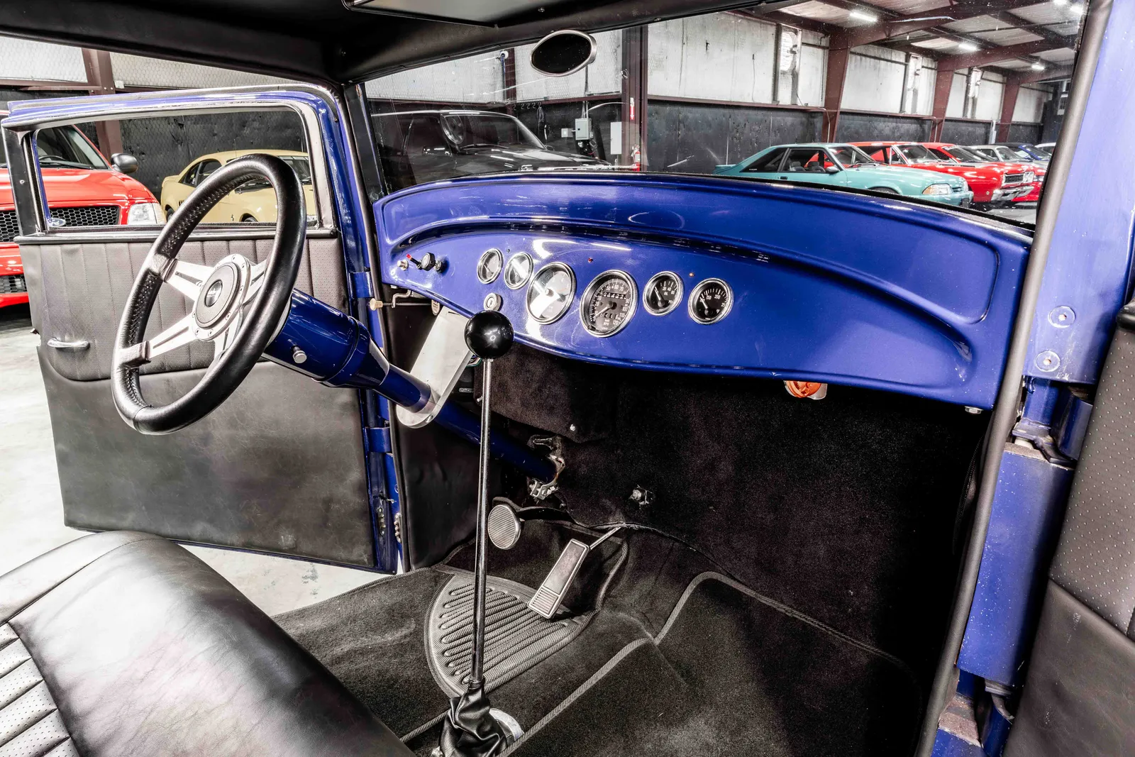1932-Ford-Vicki-Blue-1845456-48.jpg