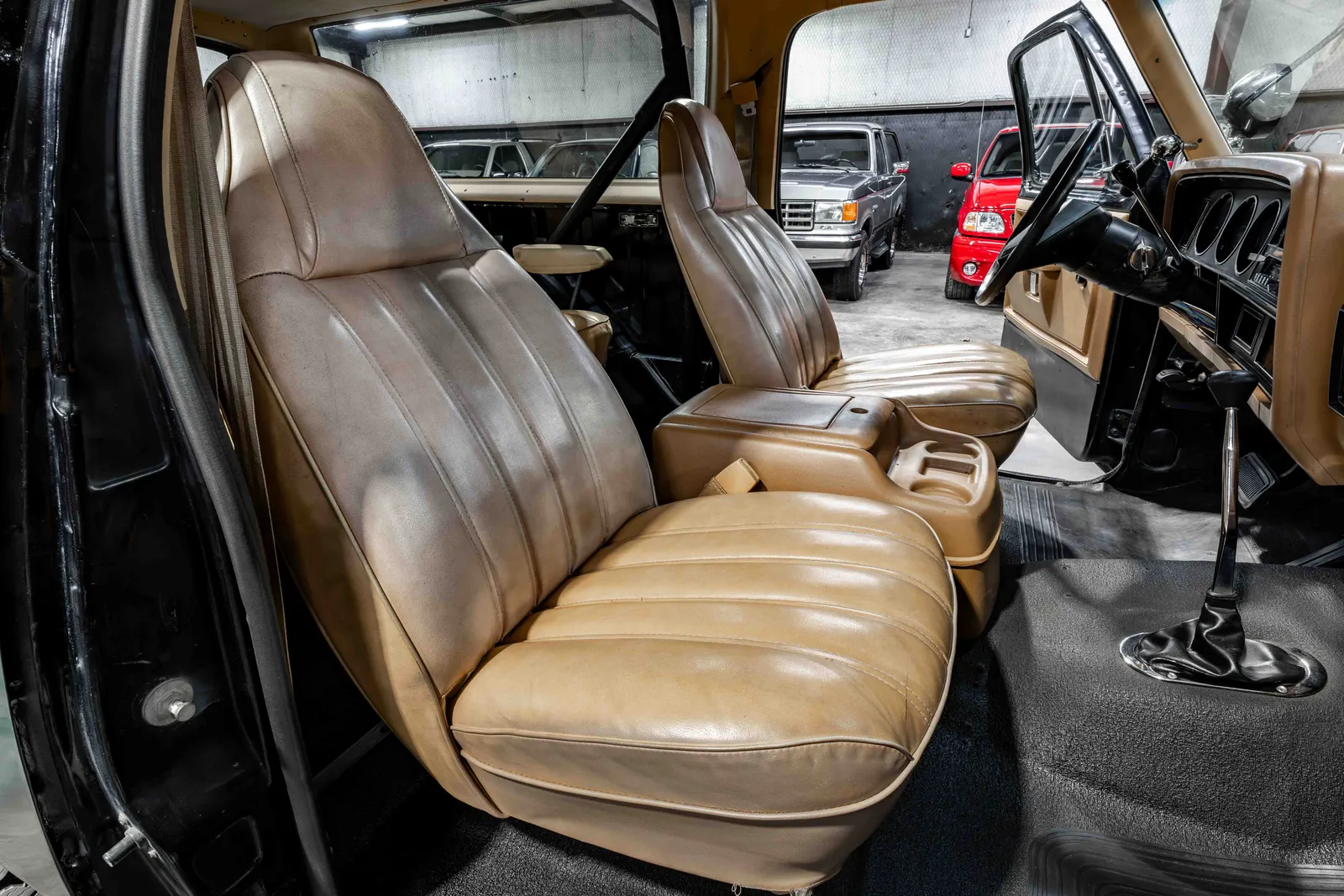 1985-Dodge-Ramcharger-696210-48.jpg