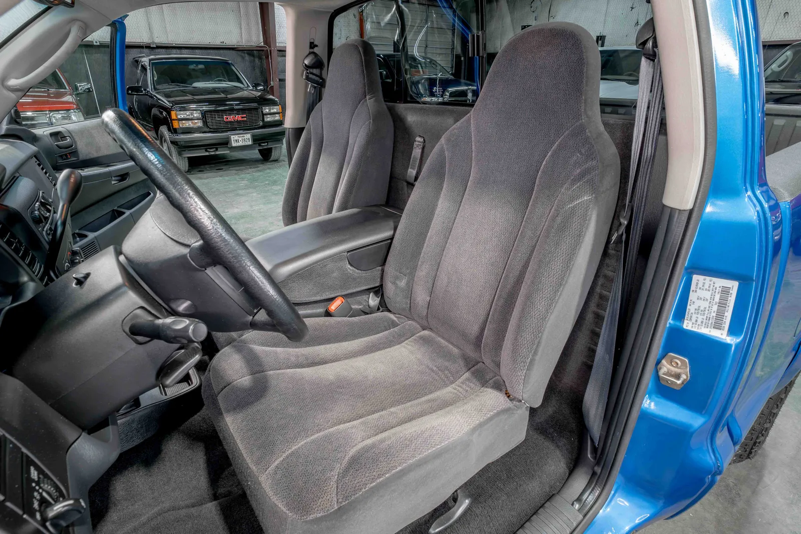 2001-Dodge-Dakota-Sport-Intense-Blue-Pearl-1B7GG26N41S159702-45.jpg