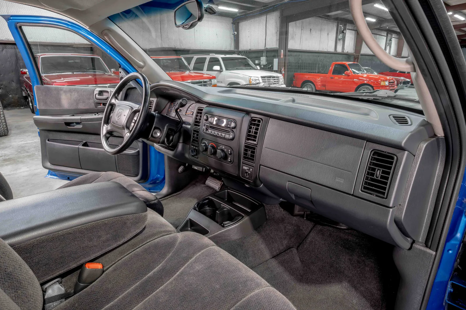 2001-Dodge-Dakota-Sport-Intense-Blue-Pearl-1B7GG26N41S159702-49.jpg