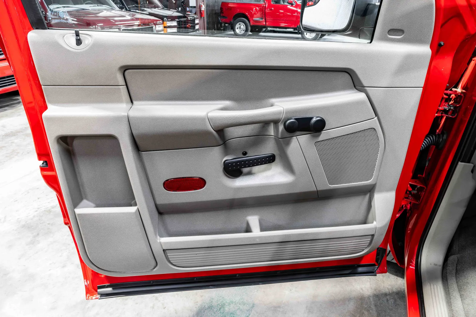 2007-Dodge-Ram1500-Red-611957-44.jpg