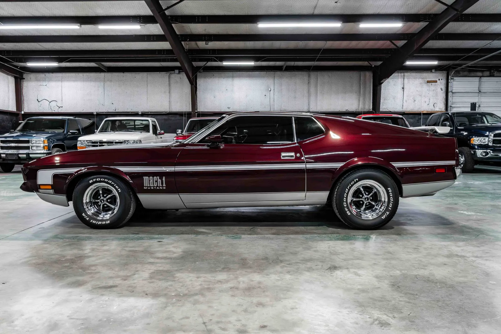 1971-Ford-Mustang-Burgundy-Silver-132590-34.jpg