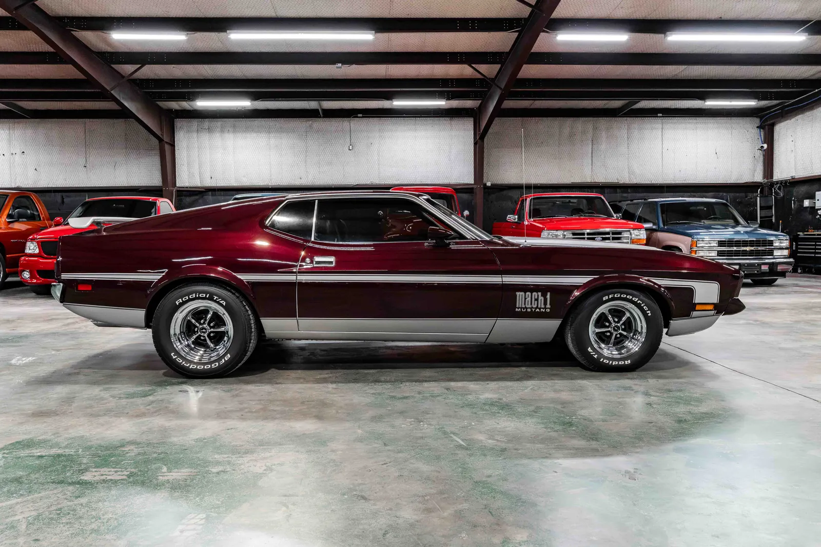 1971-Ford-Mustang-Burgundy-Silver-132590-38.jpg