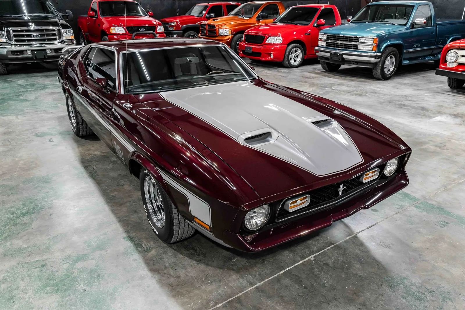 1971-Ford-Mustang-Burgundy-Silver-132590-39.jpg