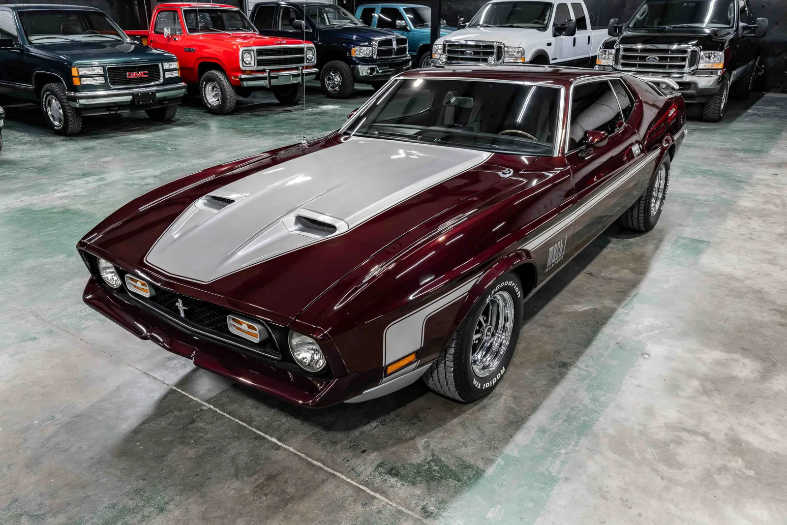 1971-Ford-Mustang-Burgundy-Silver-132590-33.jpg