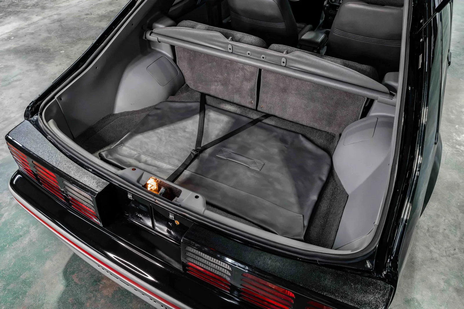 1989-Ford-Mustang-Black-Titanium-Metallic-1FABP42E6KF298614-53.jpg
