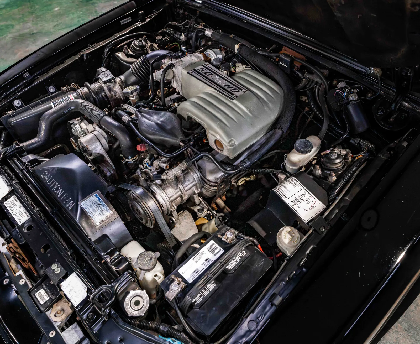 10_1990-Ford-Mustang-Black-111043--43.jpg