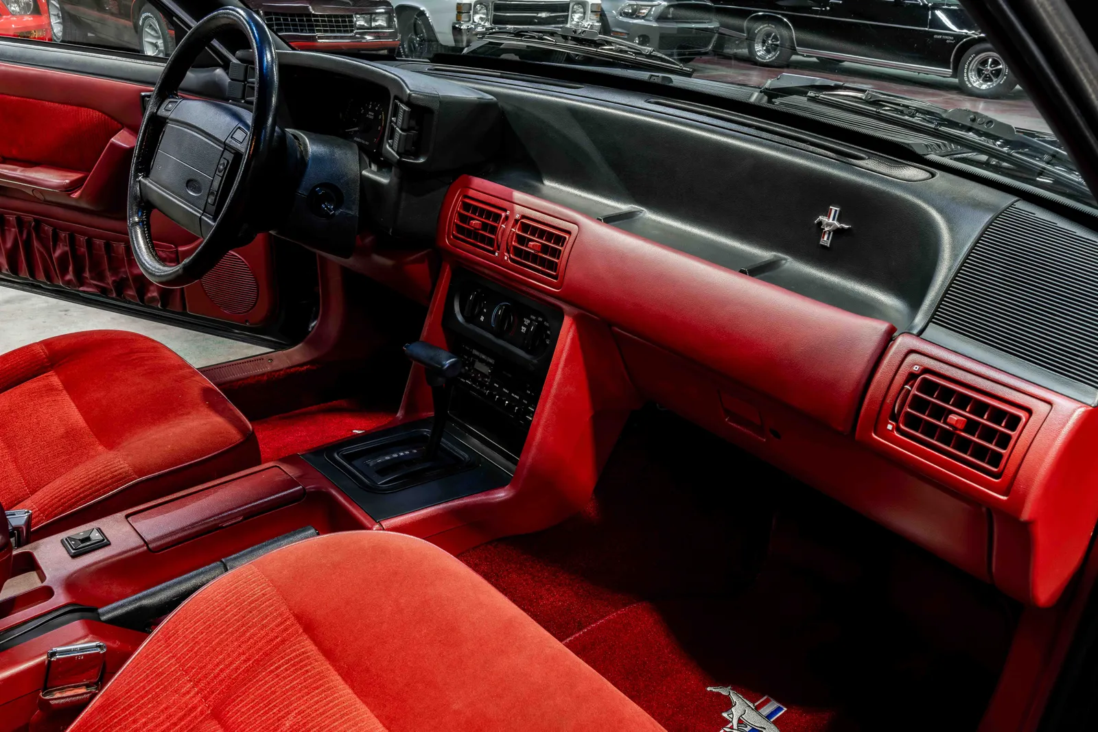 16_1990-Ford-Mustang-Black-111043--49.jpg