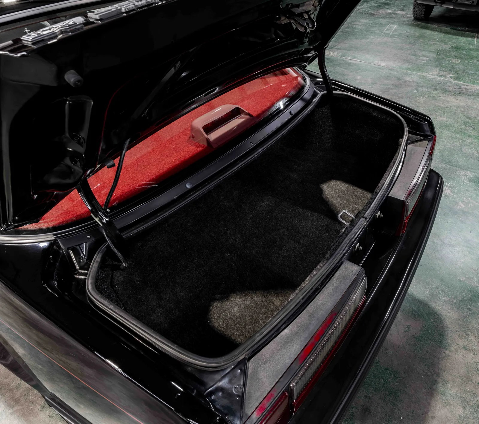 18_1990-Ford-Mustang-Black-111043--51.jpg
