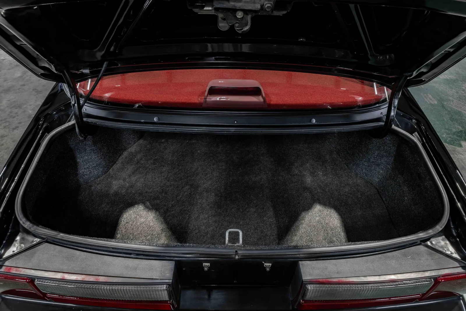 19_1990-Ford-Mustang-Black-111043--52.jpg