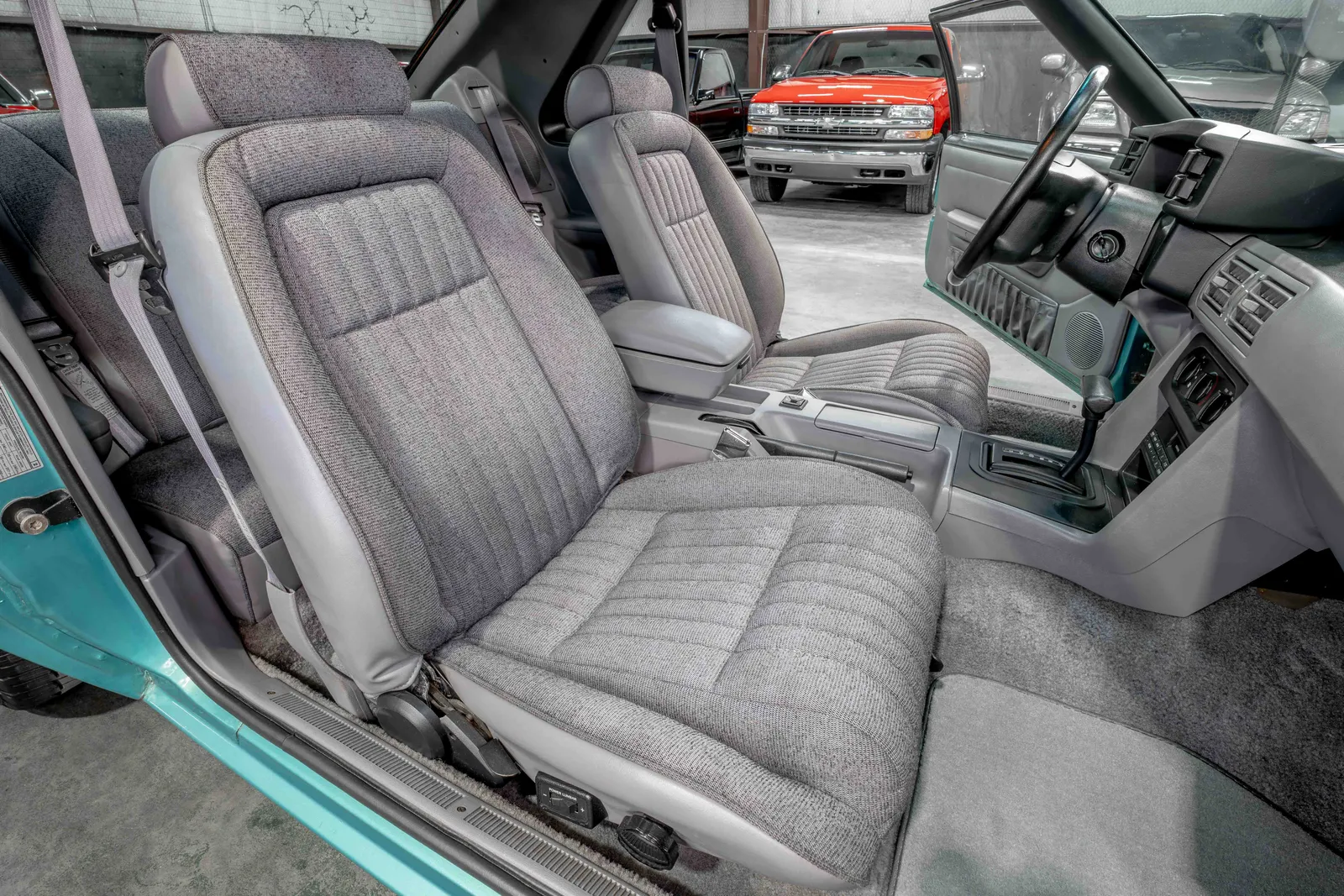 1993-Ford-Mustang-LX-Bright-Calypso-Metallic-1FACP41E0PF172908-48.jpg