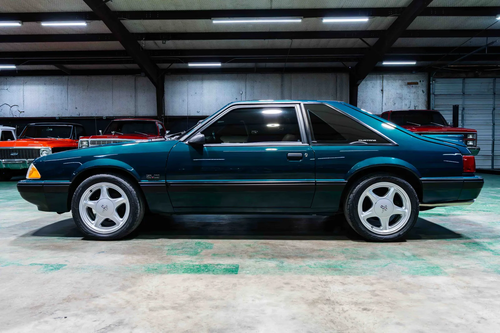 1_1991-Ford-Mustang-172896-37.jpg