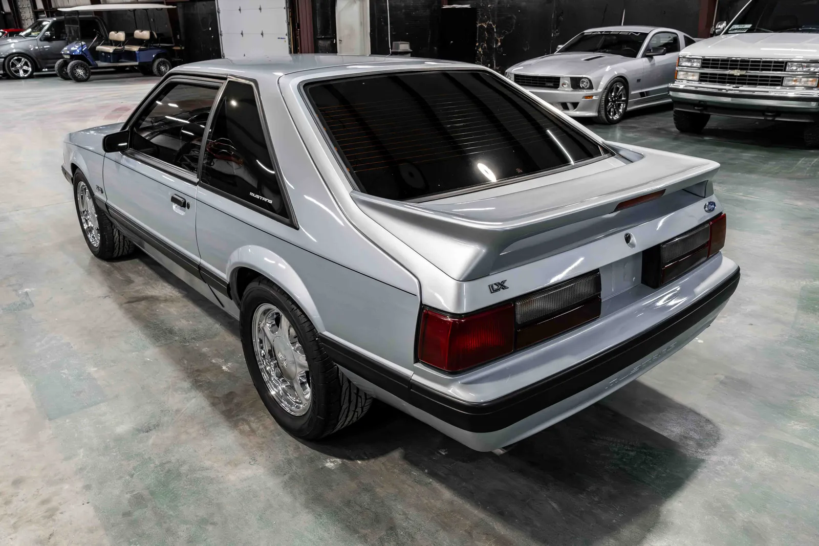 2_1991-Ford-Mustang-Blue-173608-35.jpg
