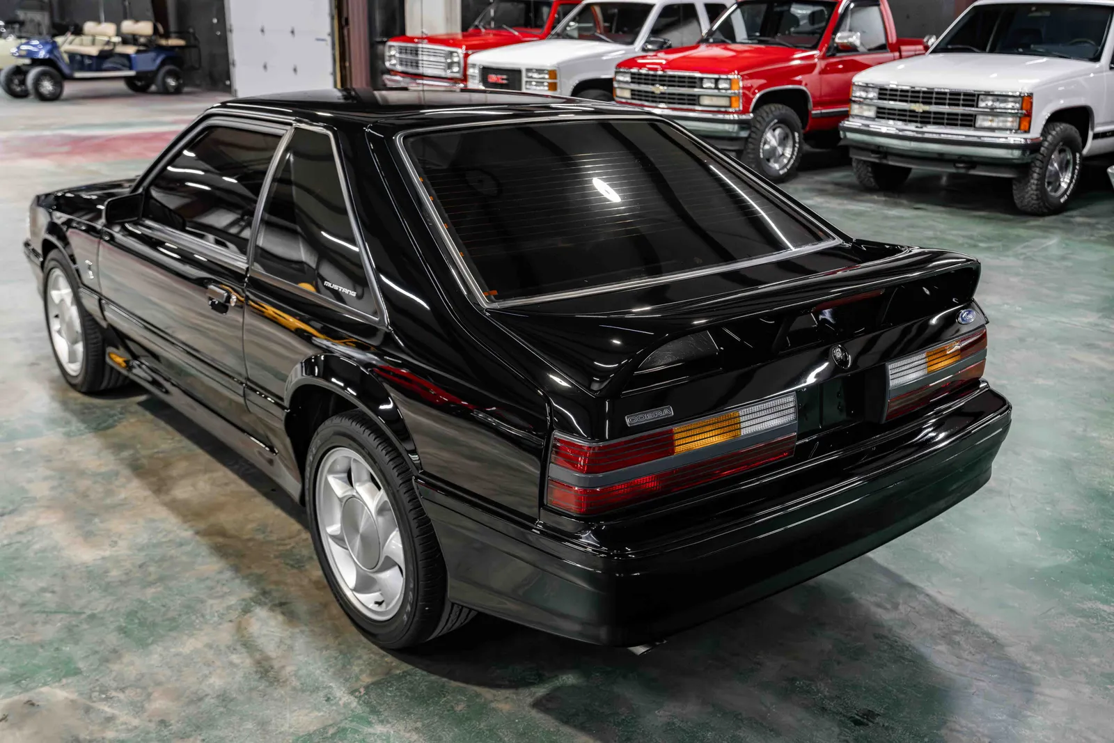 2_1993-Ford-SVT-Cobra-Black-177696-35.jpg