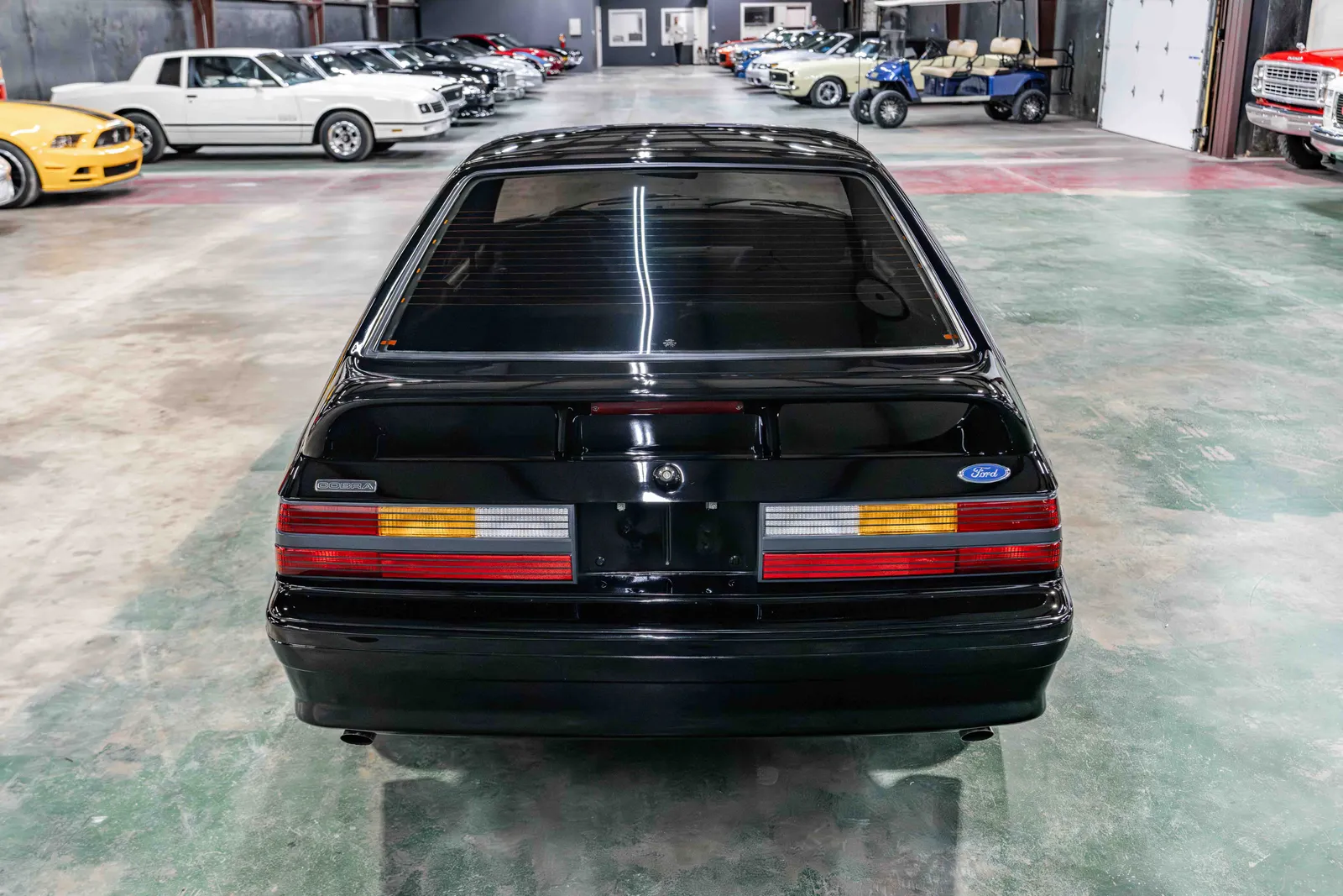 3_1993-Ford-SVT-Cobra-Black-177696-36.jpg