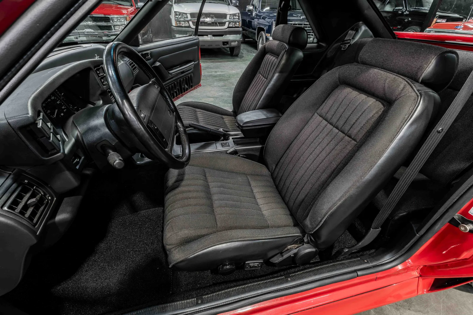 1993-Ford-Mustang-Red-179130-45.jpg