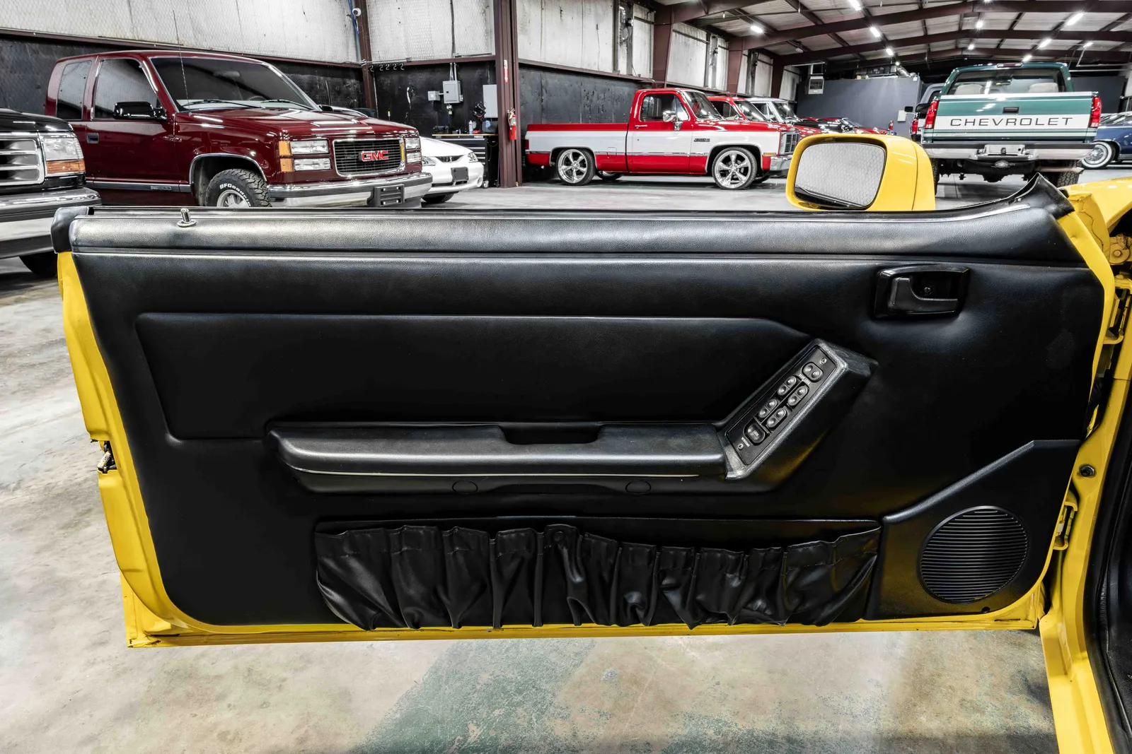 1993-Ford-Mustang-Yellow-1FACP44E7PF206435-44.jpg