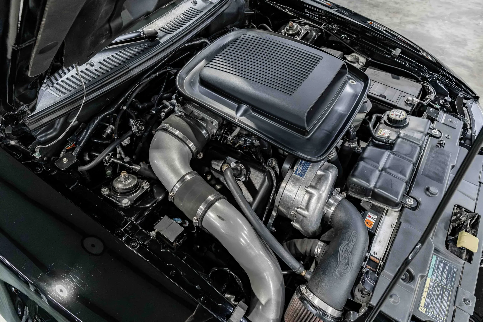 2003-Ford-Mach1-Black-415757-41.jpg
