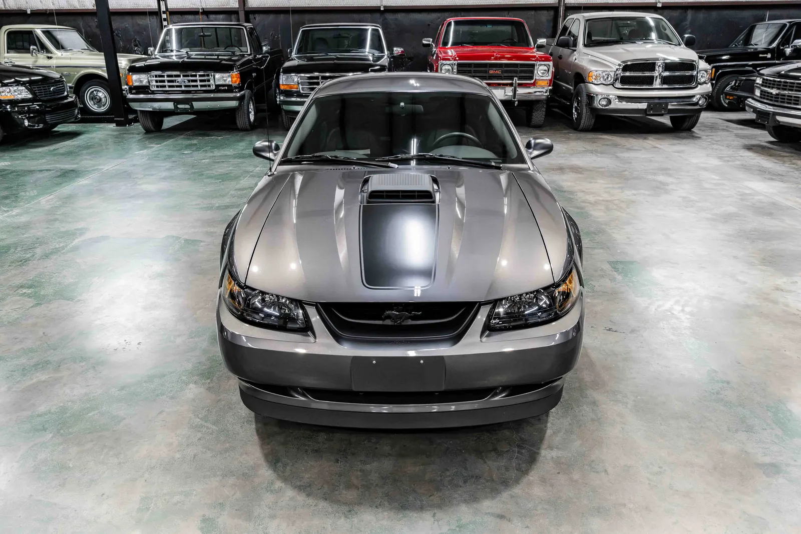 2003-Ford-Mustang-DarkShadowGrayMetallic-437424-40.jpg