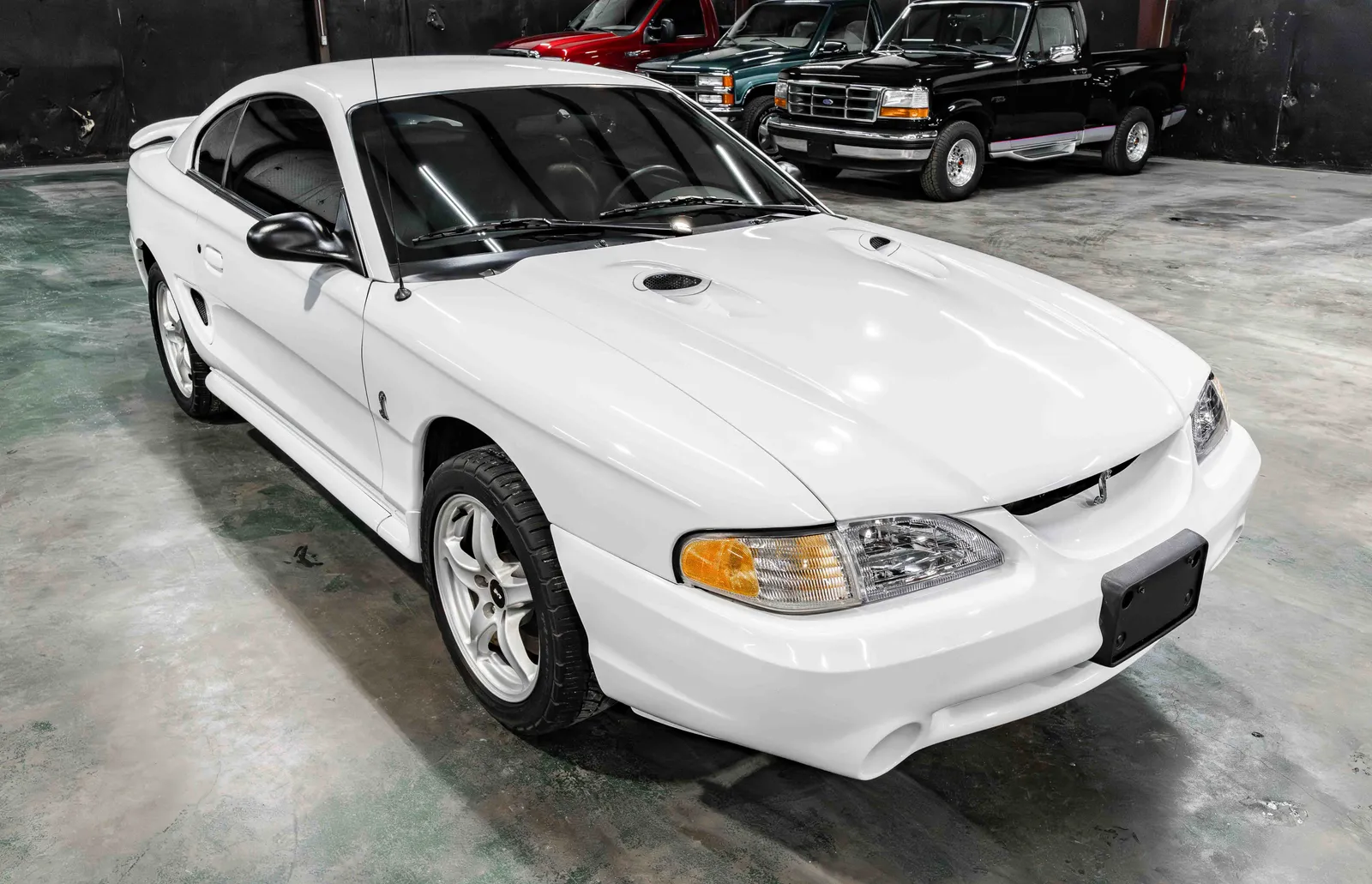 6_1998-Ford-Cobra-White-1FAFP47V2WF225367-39.jpg